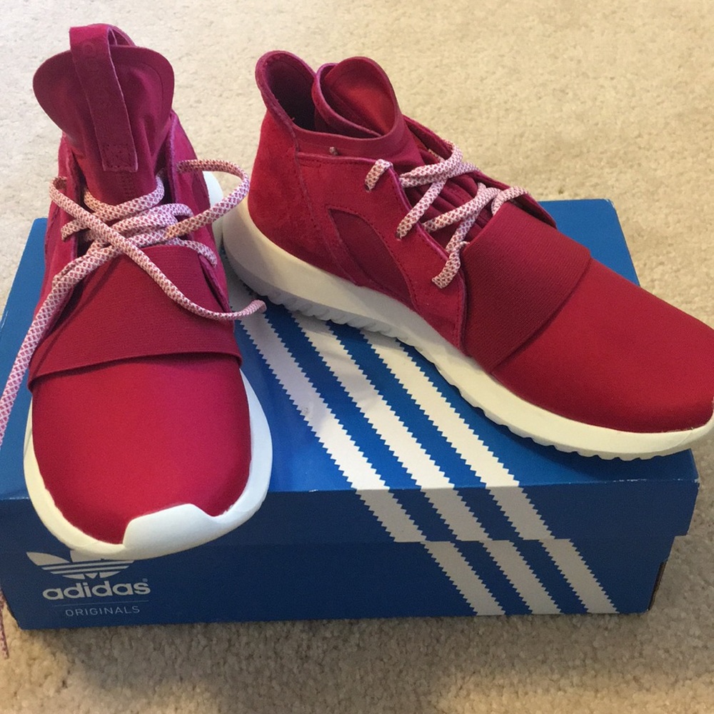 Adidas sneakers - dark pink with suede back